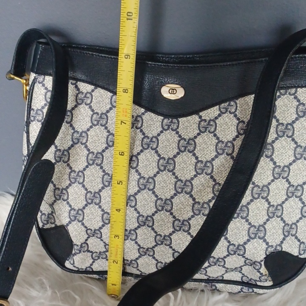 Vintage Gucci Signature Crossbody - Picture 13 of 16